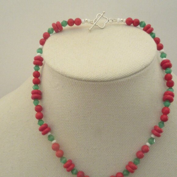 PRICE DROP! Handmade Santa Lamp Work Necklace Red White Green Sterling Clasp - Picture 2 of 3